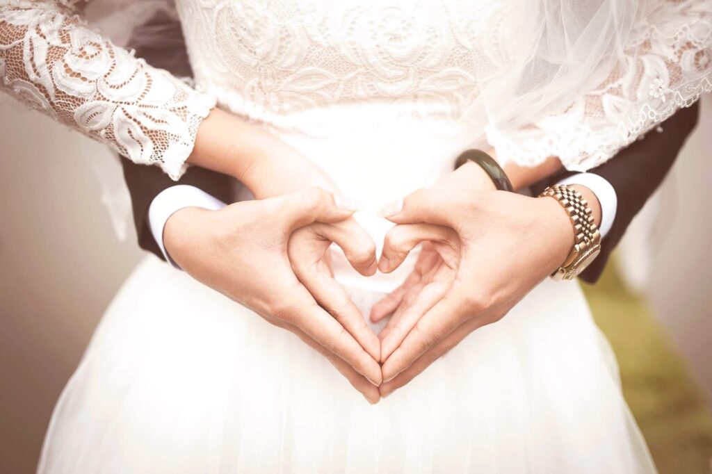 How to not let social media get in the way of your wedding