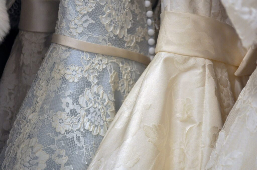 tips for beating wedding dress anxiety