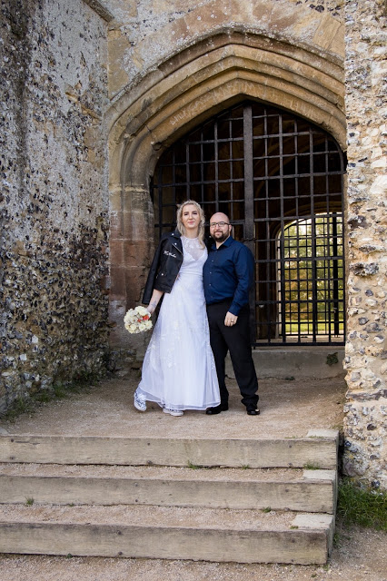 wedding photos at Donnington Castle