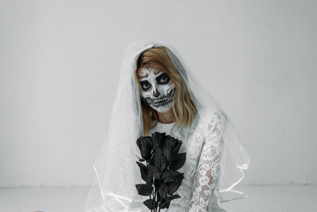 Halloween wedding ideas for a spooktacular wedding